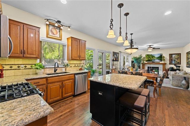 6204 W 156th Street, Overland Park, KS 66223