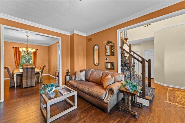 6204 W 156th Street, Overland Park, KS 66223