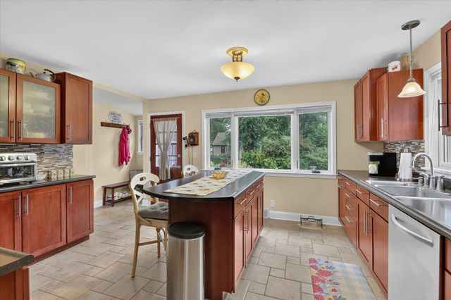 1002 Coolidge Avenue, Kalamazoo Twp, MI 49006