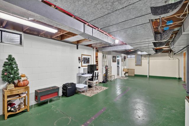 1002 Coolidge Avenue, Kalamazoo Twp, MI 49006