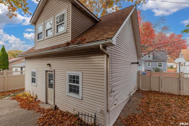 2911 25TH Avenue, Moline, IL 61265