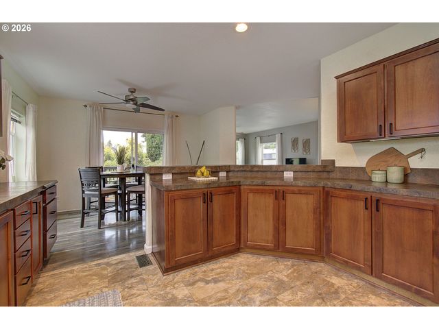 16812 Se 1ST St 9, Vancouver, WA 98684
