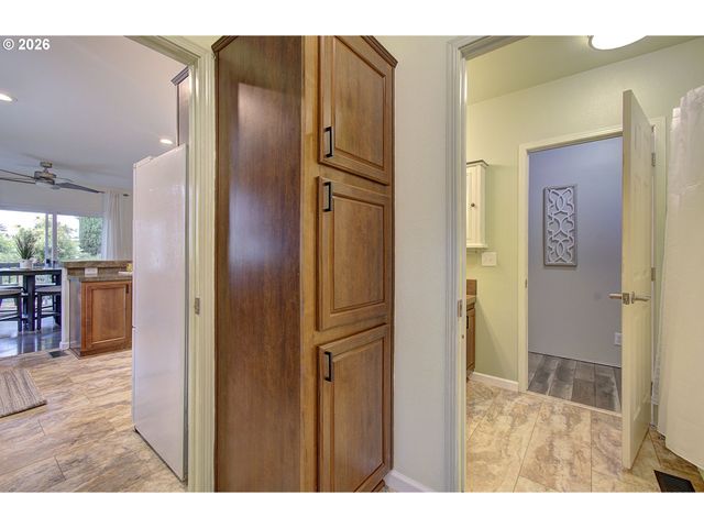 16812 Se 1ST St 9, Vancouver, WA 98684