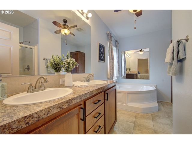 16812 Se 1ST St 9, Vancouver, WA 98684