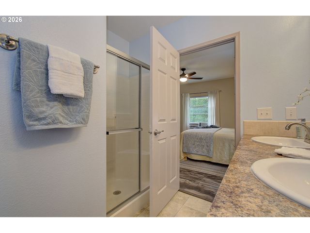 16812 Se 1ST St 9, Vancouver, WA 98684