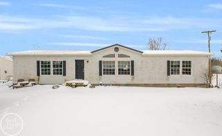 7677 Hewitt Road, Greenwood, MI 48006