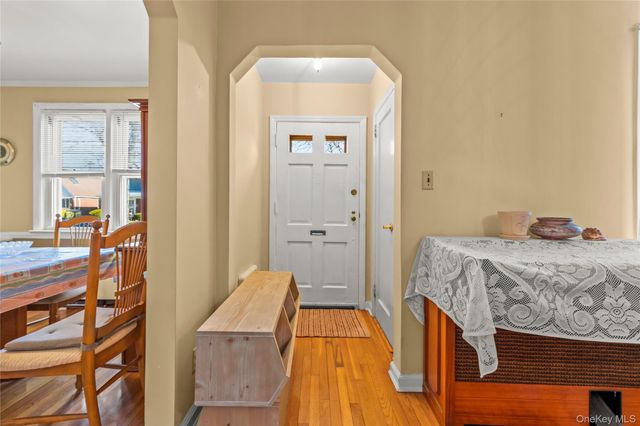 8218 258th Street, Floral Park, NY 11004