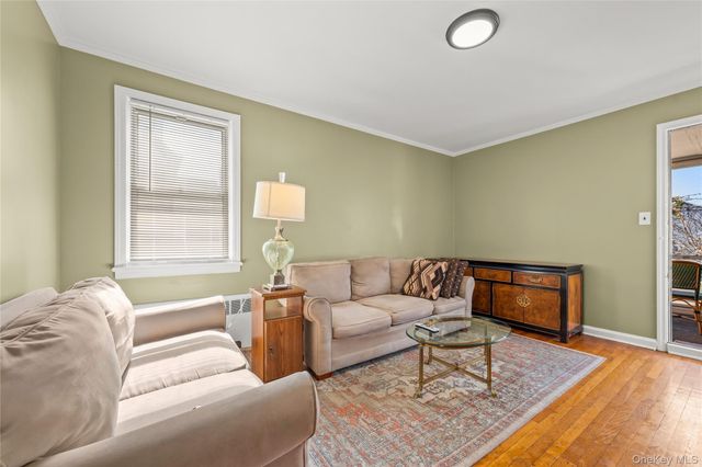 8218 258th Street, Floral Park, NY 11004