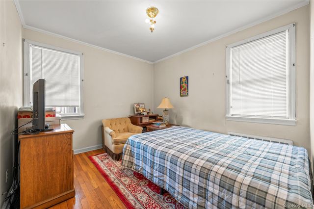 8218 258th Street, Floral Park, NY 11004