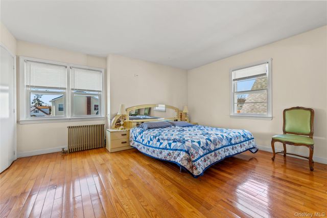 8218 258th Street, Floral Park, NY 11004