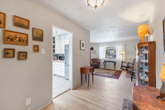 2715 Kathryn Avenue SE, Albuquerque, NM 87106