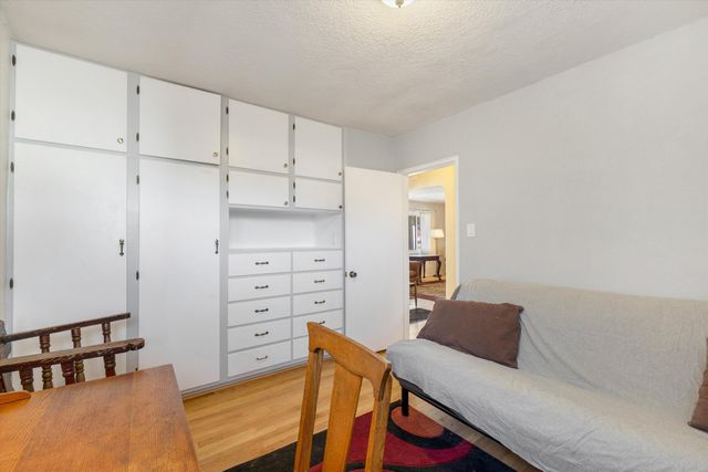 2715 Kathryn Avenue SE, Albuquerque, NM 87106