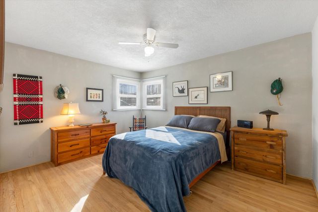 2715 Kathryn Avenue SE, Albuquerque, NM 87106