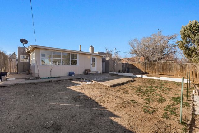 2715 Kathryn Avenue SE, Albuquerque, NM 87106
