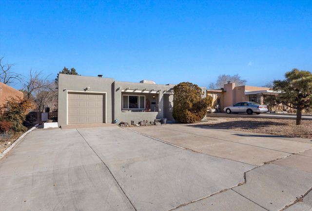 2715 Kathryn Avenue SE, Albuquerque, NM 87106