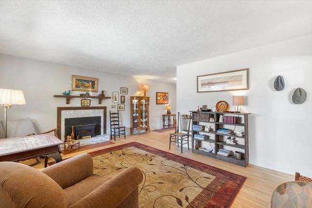 2715 Kathryn Avenue SE, Albuquerque, NM 87106