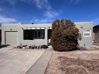 2715 Kathryn Avenue SE, Albuquerque, NM 87106