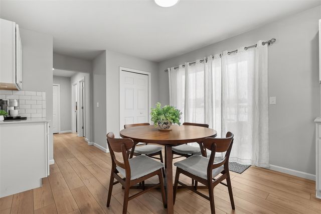 48270 Silver Oaks Boulevard, Mattawan, MI 49071