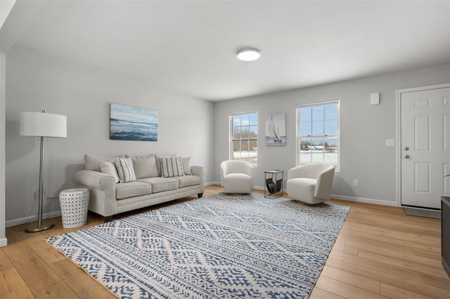 48270 Silver Oaks Boulevard, Mattawan, MI 49071