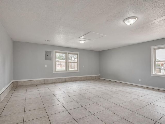 657 E Frolich Drive, Midwest City, OK 73110