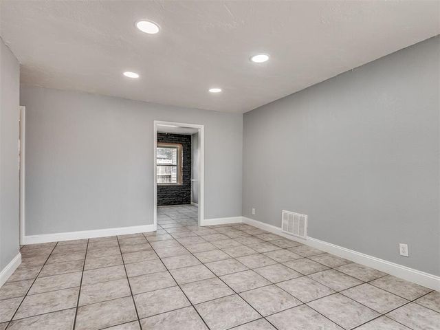 657 E Frolich Drive, Midwest City, OK 73110