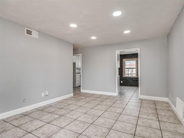 657 E Frolich Drive, Midwest City, OK 73110