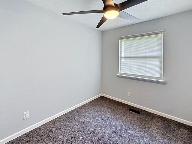 2324 W 59th Street, Davenport, IA 52806