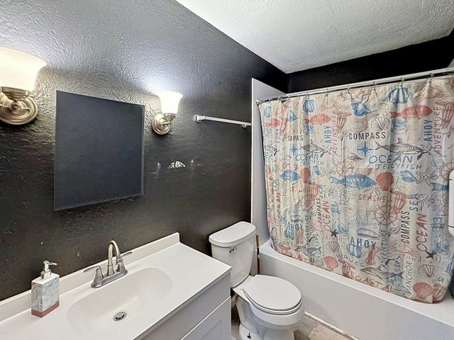 2324 W 59th Street, Davenport, IA 52806