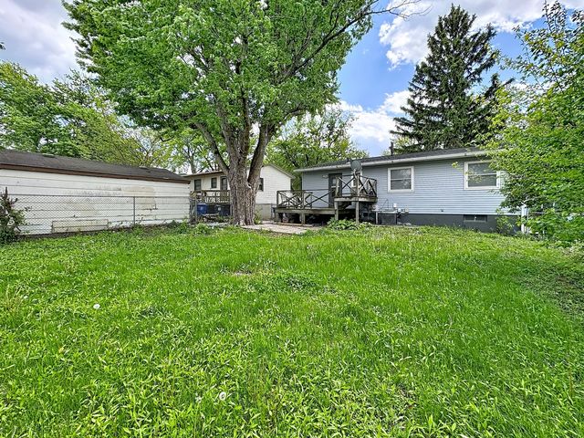 2324 W 59th Street, Davenport, IA 52806