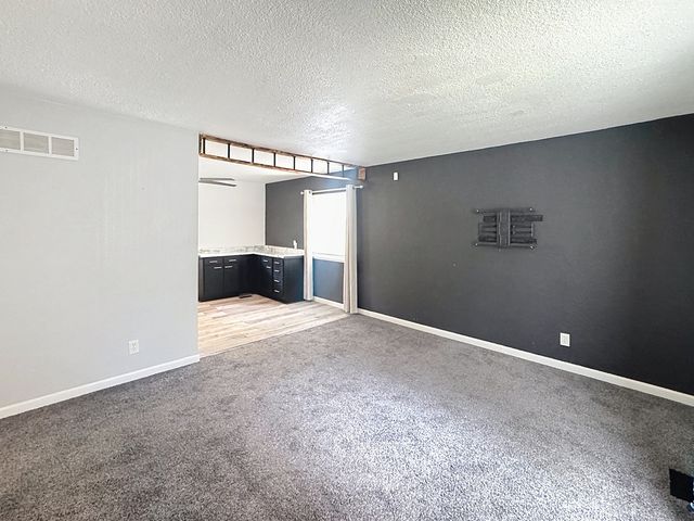 2324 W 59th Street, Davenport, IA 52806