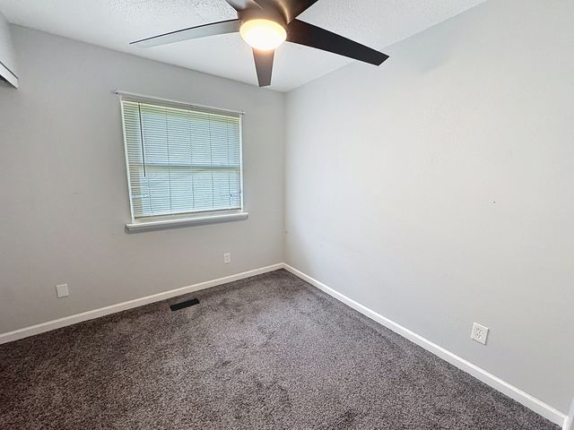 2324 W 59th Street, Davenport, IA 52806