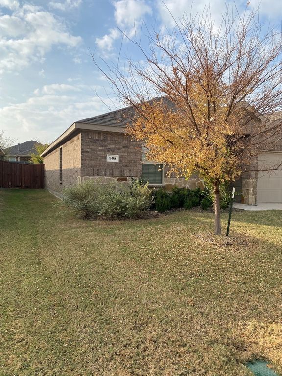 968 Glover Drive, Aubrey, TX 76227