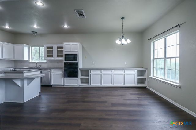 1810 Mesa Oaks Circle, Harker Heights, TX 76548