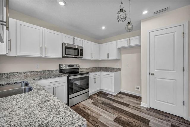 189 Alexander Drive, Elyria, OH 44035