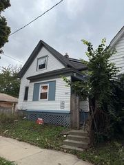 2021 W Hadley STREET, Milwaukee, WI 53206