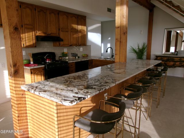 294 VAQUERO Lane B, El Paso, TX 79902