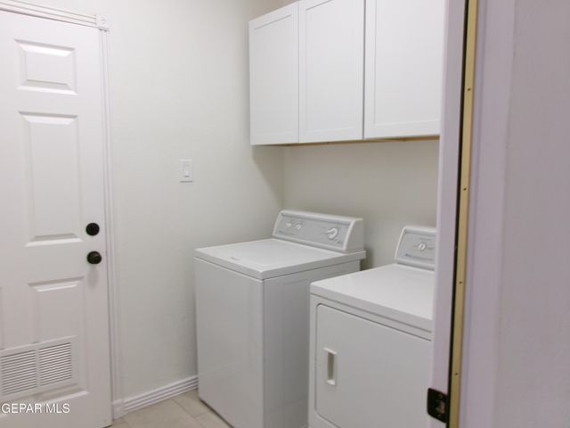 294 VAQUERO Lane B, El Paso, TX 79902