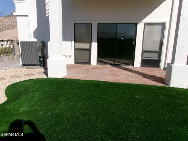 294 VAQUERO Lane B, El Paso, TX 79902