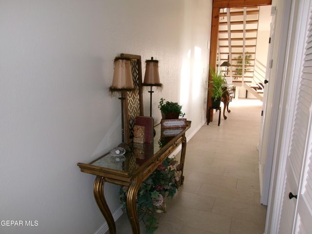 294 VAQUERO Lane B, El Paso, TX 79902