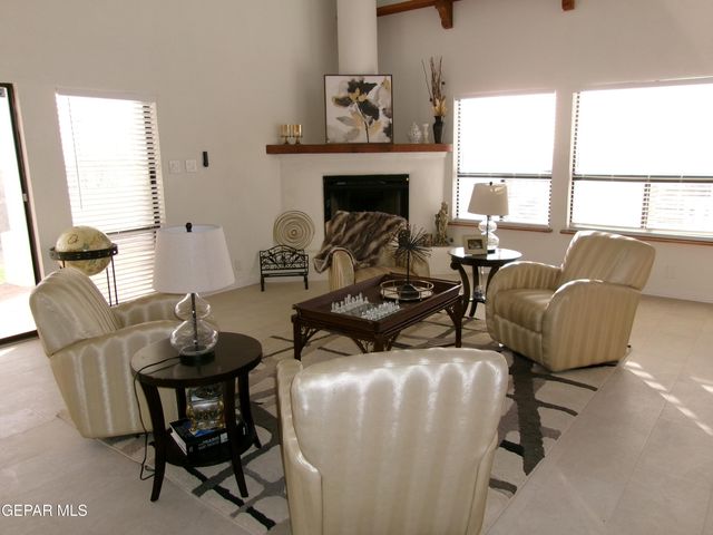 294 VAQUERO Lane B, El Paso, TX 79902
