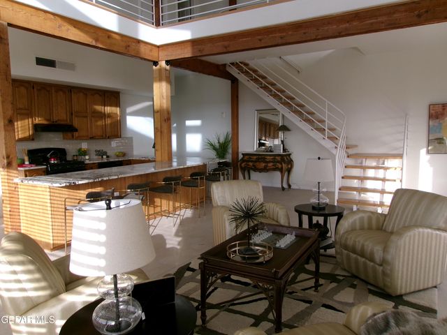 294 VAQUERO Lane B, El Paso, TX 79902