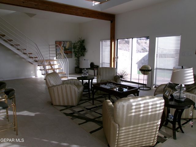 294 VAQUERO Lane B, El Paso, TX 79902
