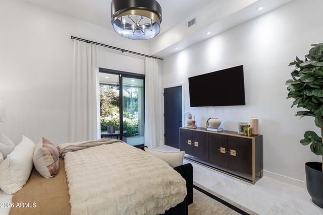 3034 E STELLA Lane, Phoenix, AZ 85016