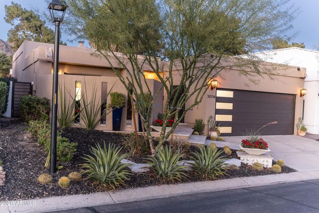 3034 E STELLA Lane, Phoenix, AZ 85016