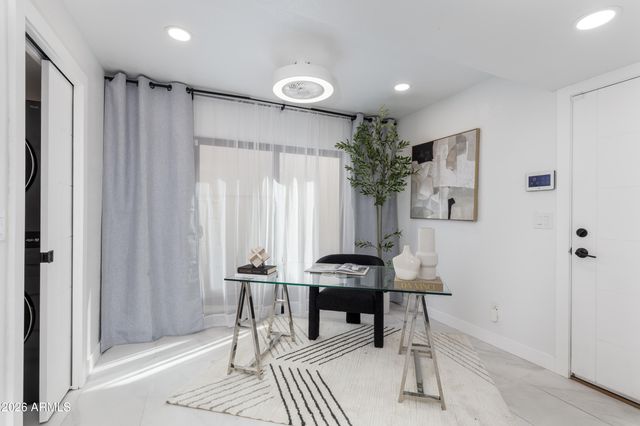 3034 E STELLA Lane, Phoenix, AZ 85016