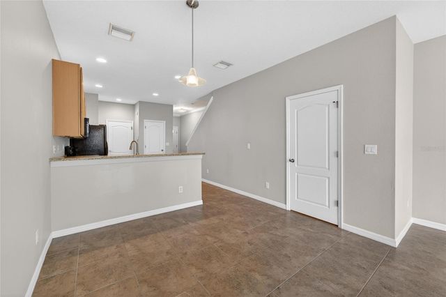 5028 WHITE SANDERLING COURT, Tampa, FL 33619