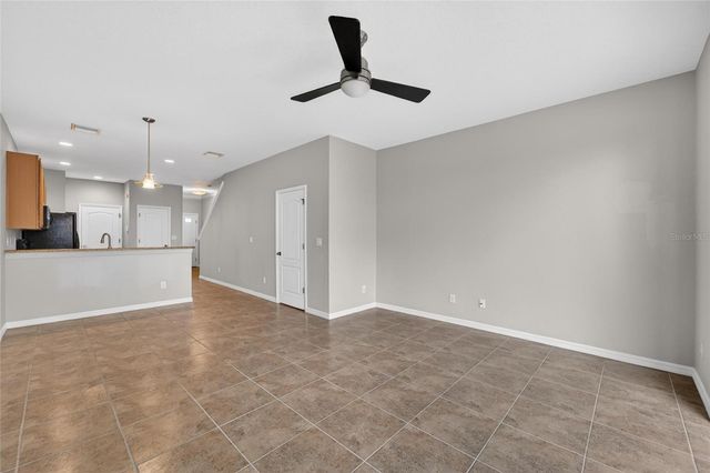 5028 WHITE SANDERLING COURT, Tampa, FL 33619