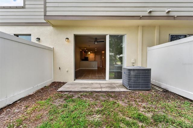 5028 WHITE SANDERLING COURT, Tampa, FL 33619