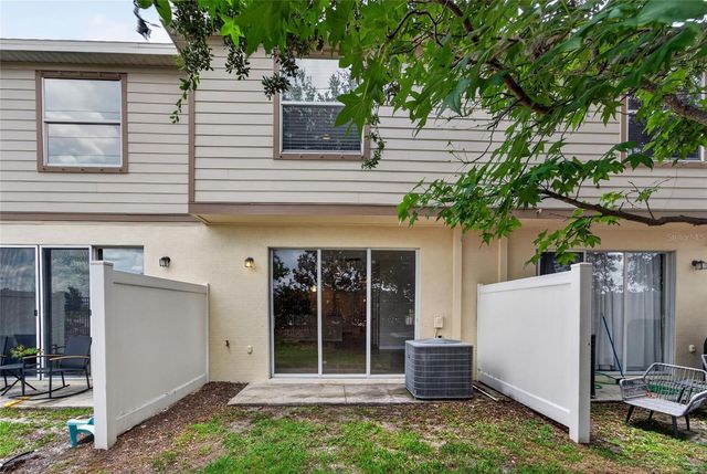 5028 WHITE SANDERLING COURT, Tampa, FL 33619