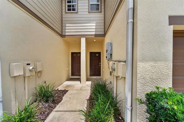 5028 WHITE SANDERLING COURT, Tampa, FL 33619
